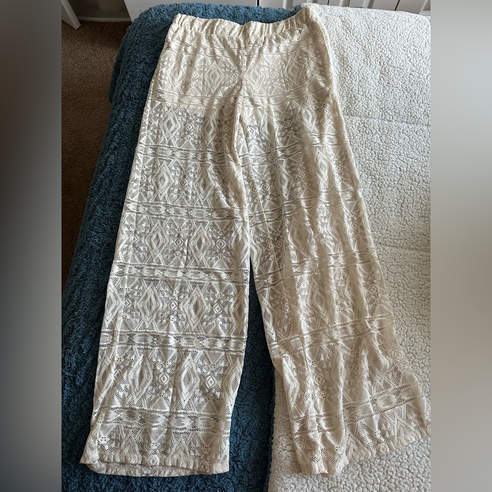 Women’s boho lace summer pants. Size Medium or 10-12.